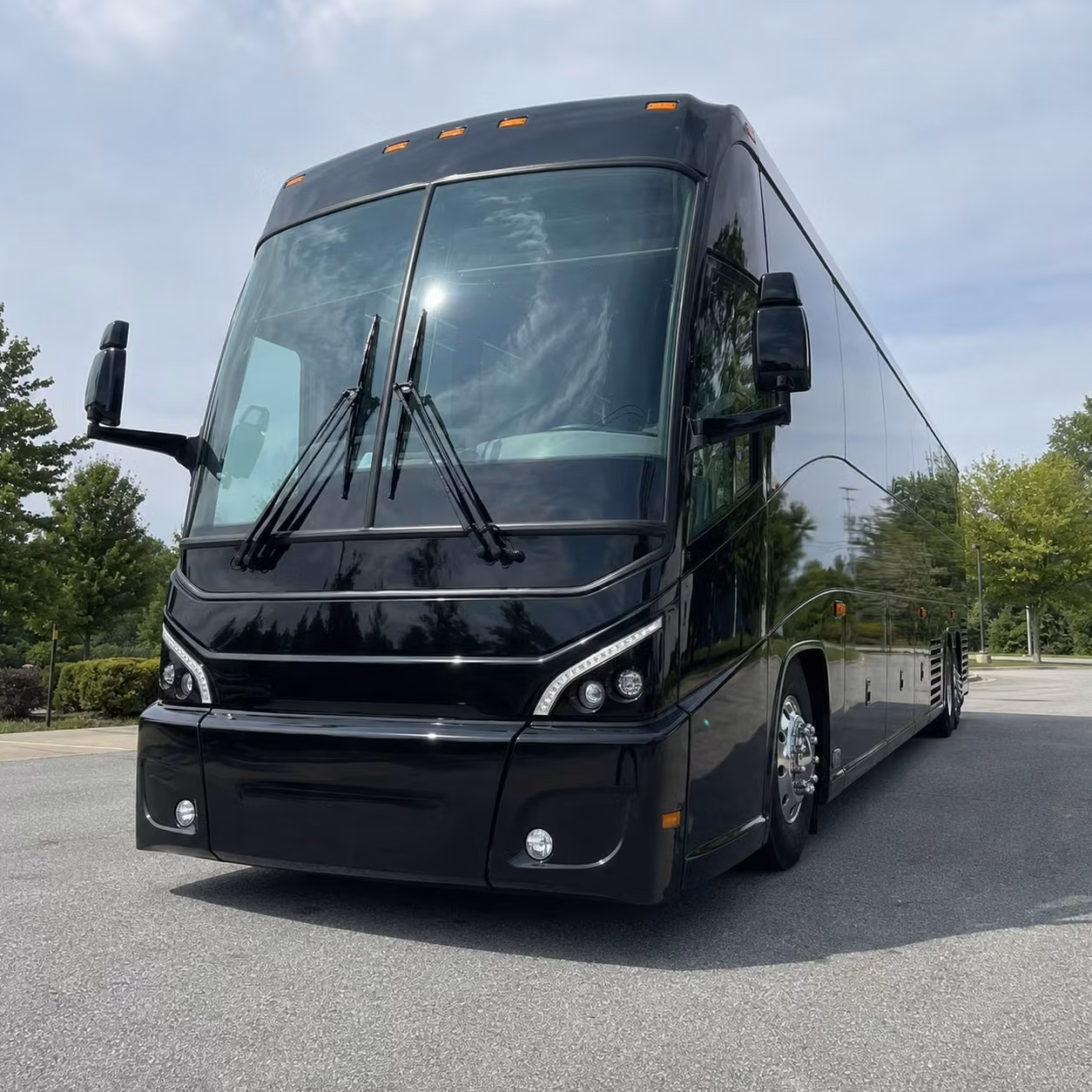 charter buses for outdoor and barn wedding venues around houston