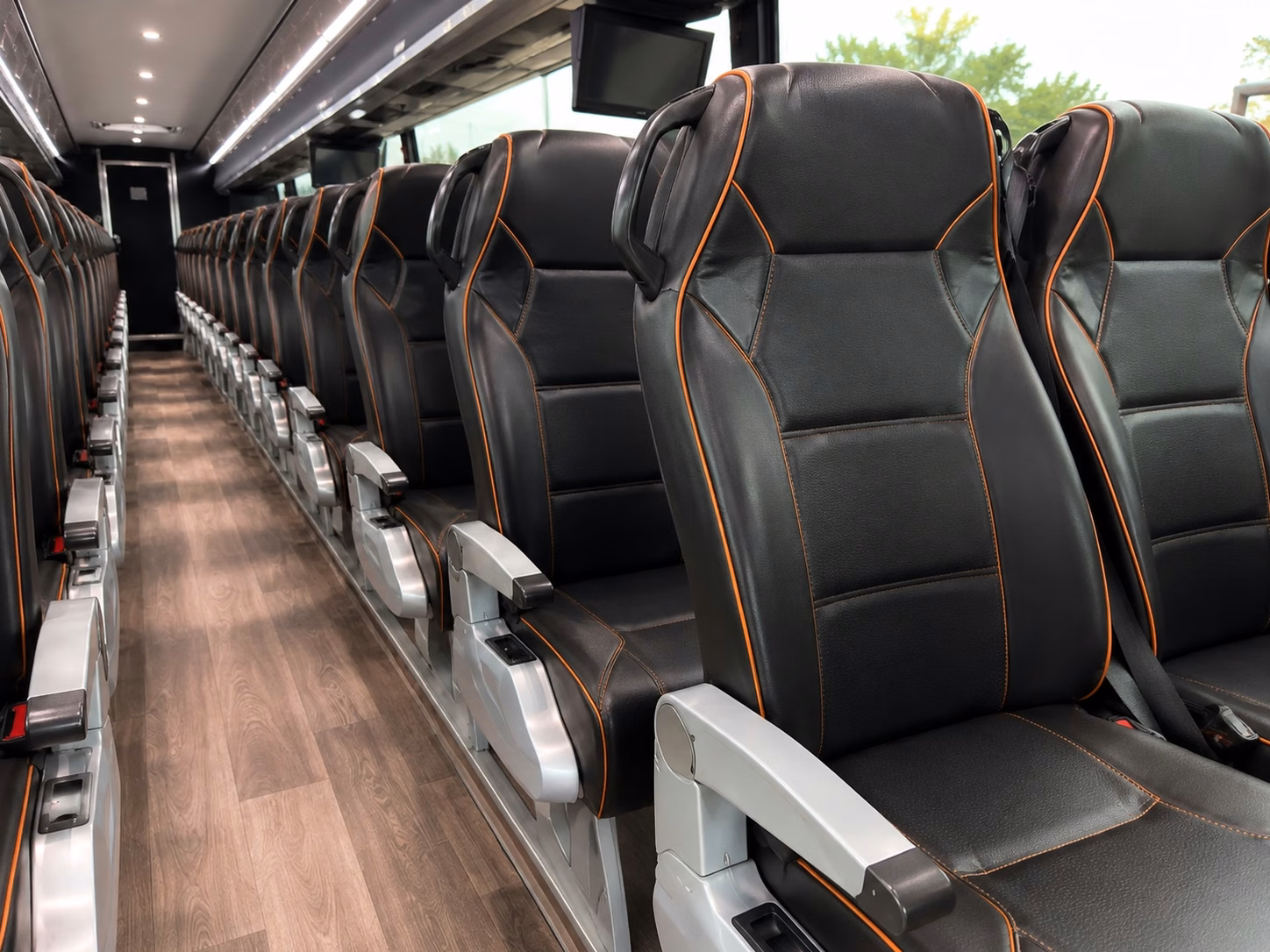 get a houston prom minibus rental that keeps everyone together