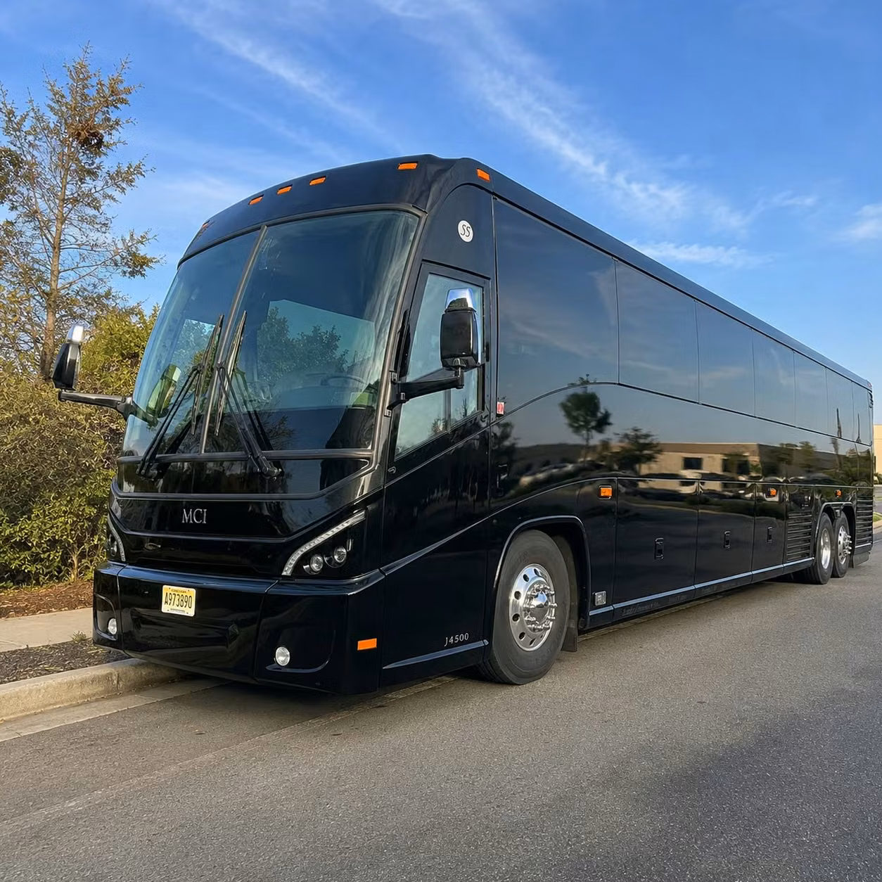 keep your sports team or school group moving between houston airports and your destination